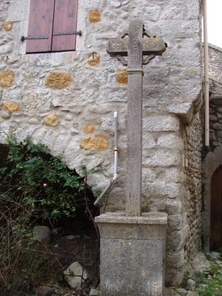 croix-de-carefours-labeaume4
